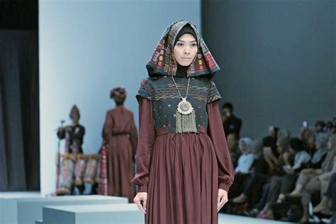 Jakarta Fashion Week: A Spectacular Celebration of Indonesian Creativity and Cultural Heritage.